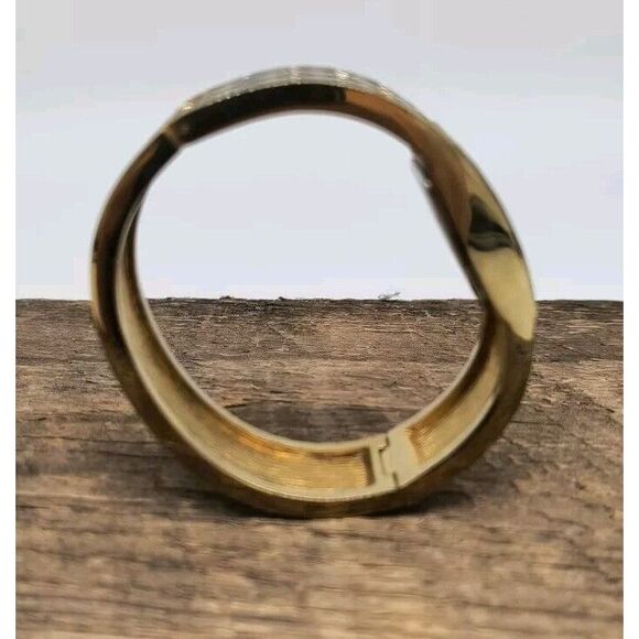 Classic Ladies Elgin Gold Tone Watch With Bracelet Clasp - New Battery - Picture 3 of 8